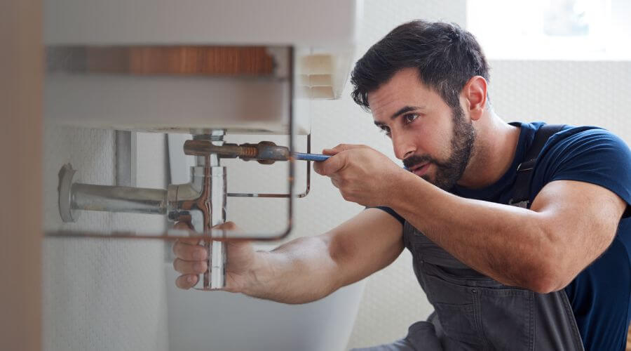 Water heater thermostat replacement in Wyarno, WY